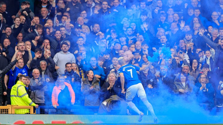Crisisclub Everton vloert Chelsea dankzij attente Richarlison en wereldredding