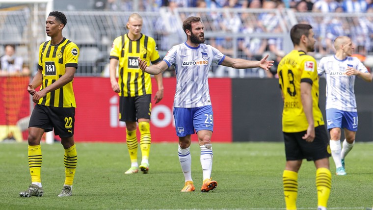 Stuttgart veroordeelt Hertha door spectaculair slot tot play-offs