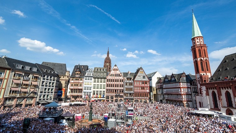 Frankfurt viert feest: Europa League-winnaar op grootse wijze gehuldigd