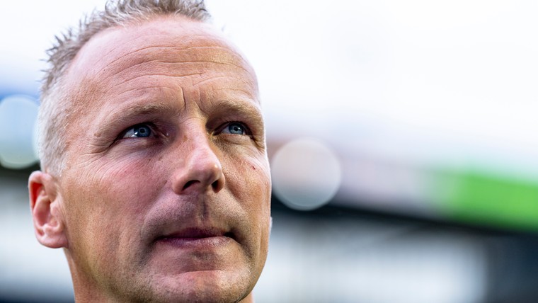 NAC Breda breekt met hoofdtrainer, Lurling maakt promotie