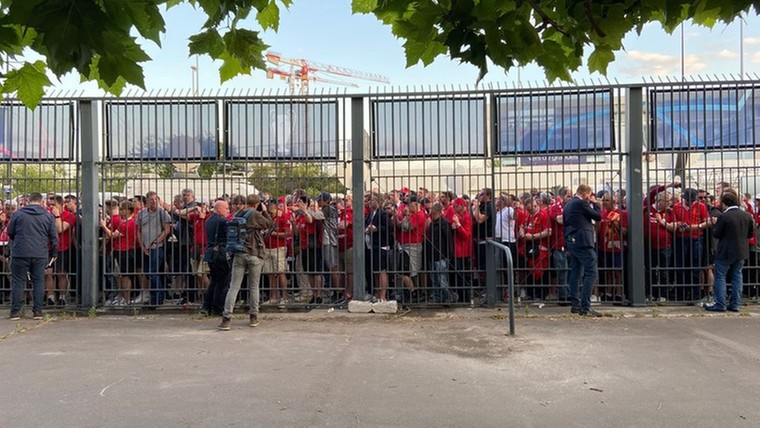 UEFA legt uit waarom duizenden Liverpool-fans het stadion niet inkwamen 