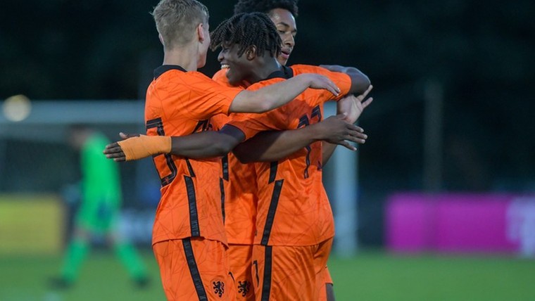 Oranje Onder-17 plaatst zich na penalty's voor derde EK-finale op rij