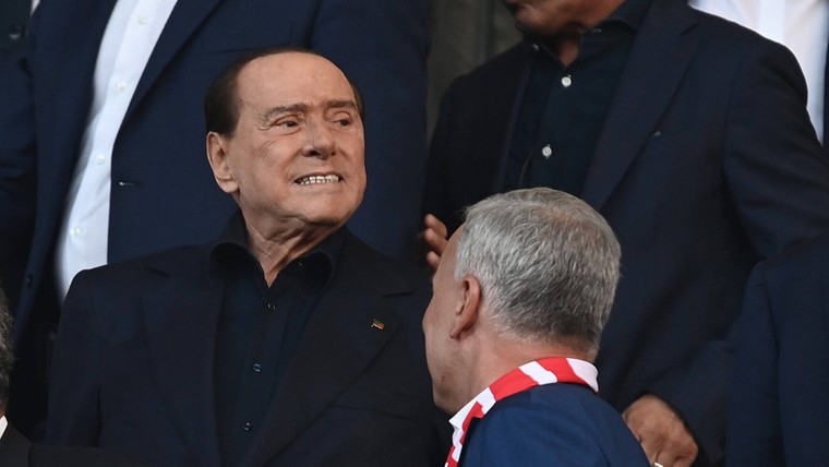 Berlusconi beleeft promotie-thriller van zijn Monza met ogen dicht