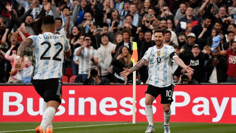 Messi passeert Puskás en nadert podium eeuwige topscorerslijst