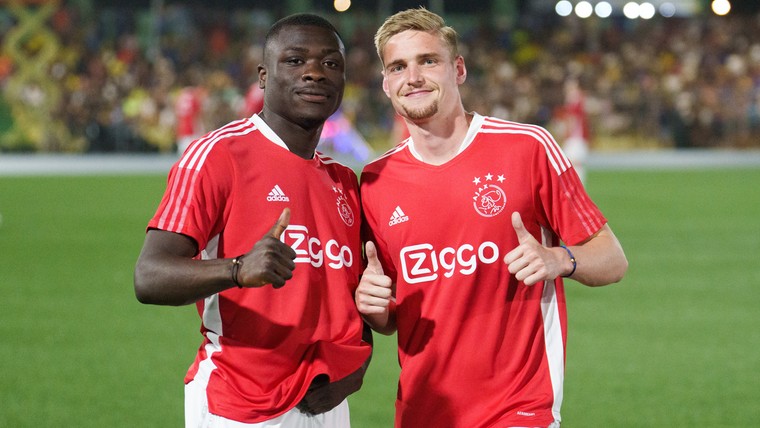Taylor hoopt op Brobbey: 'Samen in Ajax 1 spelen, dat zou mooi zijn'
