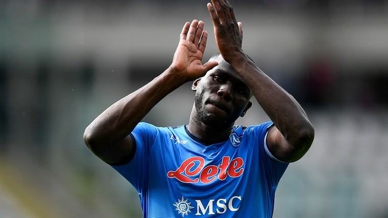 'Napoli zet Koulibaly in de markt, topclubs staan massaal in de rij'