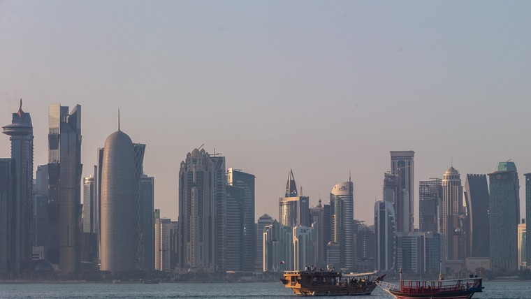 Slapen in de woestijn of op een cruiseschip: nijpend kamertekort in Qatar
