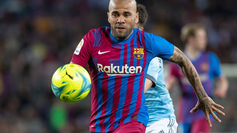 Dani Alves zegt Barça vaarwel: 'Een 39-jarige leeuw is nog steeds een leeuw'