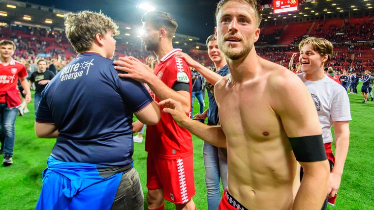 Van Wolfswinkel looft teamgenoot: ‘Als ik Feyenoord was, zou ik hem direct halen’