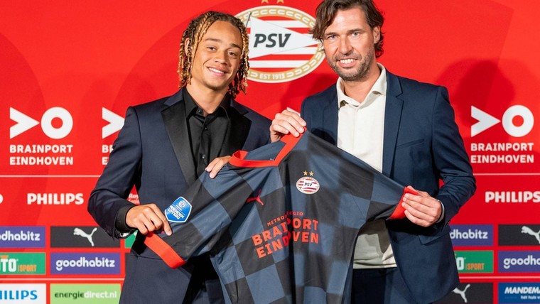 PSV verrast: Simons wordt niet gehuurd, maar tekent tot 2027