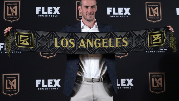 Bale verrast met grote doelen bij presentatie in Los Angeles