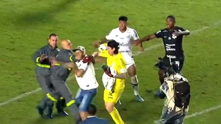 Voormalig PSV-doelman krijgt bijval van Neymar na brute aanval