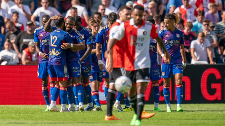 Feyenoord stelt teleur in snikhete Kuip en lijdt volgende oefennederlaag