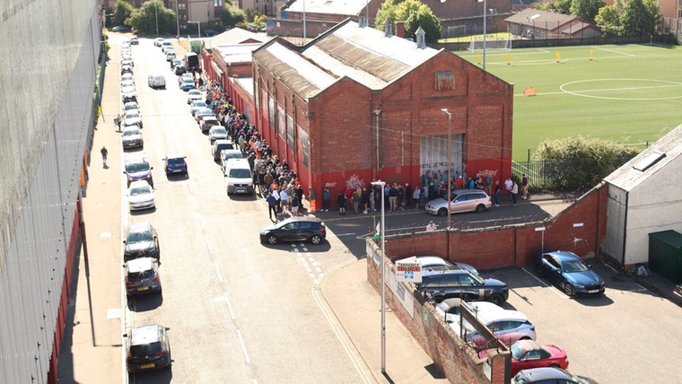 Dundee is 'hot': fans staan tien uur in de rij voor kaartje tegen AZ