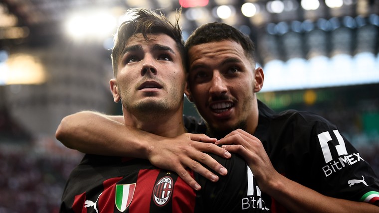 AC Milan zegeviert, maar Van der Vaart ziet een 'absolute schande'