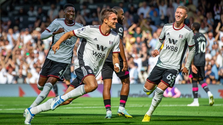 Mitrovic helpt Fulham in spektakelstuk voorbij Man Utd-beul