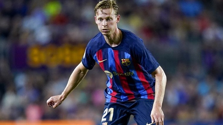 De Jong mag Busquets vervangen tegen Real Sociedad