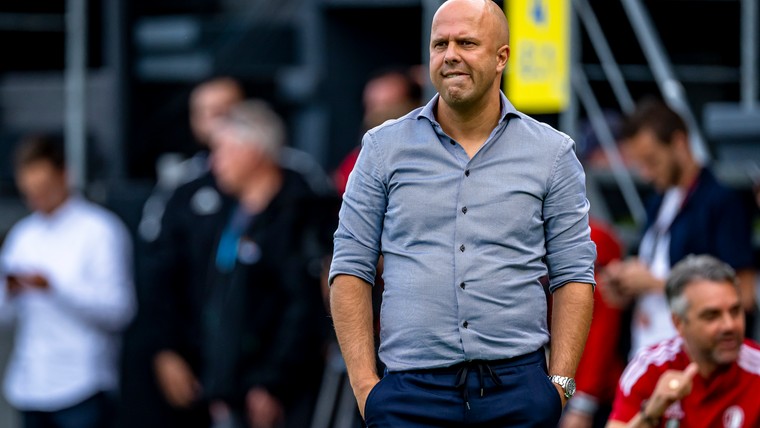 Slot ziet Hancko voor het eerst in actie voor Feyenoord in besloten oefenduel
