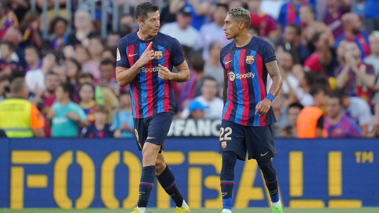 Lewandowski blinkt uit met dubbelslag op zorgeloze avond Barcelona 