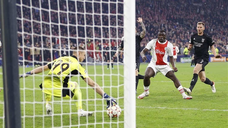 Ajax gooit lijntje uit bij Benfica in zoektocht naar doelman
