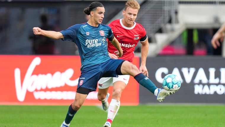 FC Twente sleurt AZ mee in achtbaanvoetbal
