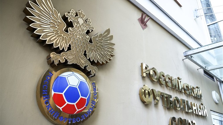 'Zwijgend UEFA staat Europese interland Rusland toe'