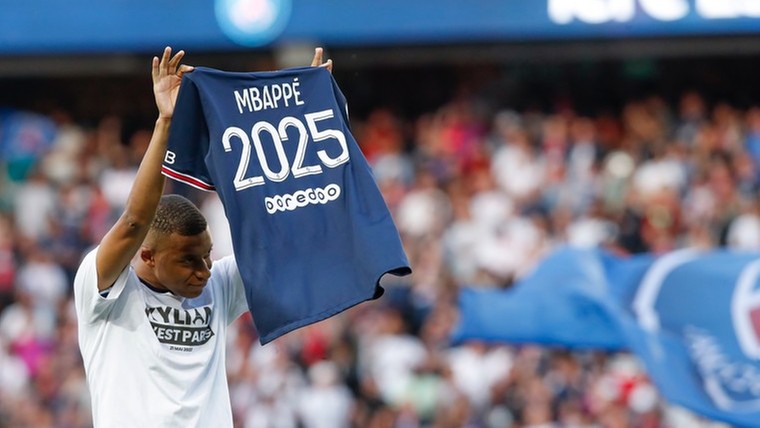 'Opvallende wending: contract Mbappé loopt één jaar eerder af'
