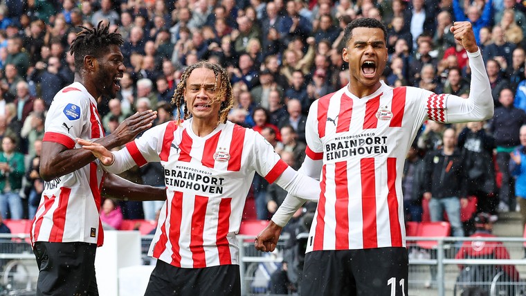Knotsgekke topper tussen PSV en Feyenoord eindigt in Eindhovens voordeel