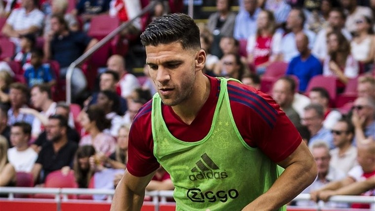 FC Utrecht verslaat Ajax in besloten oefenduel, rood voor Magallán