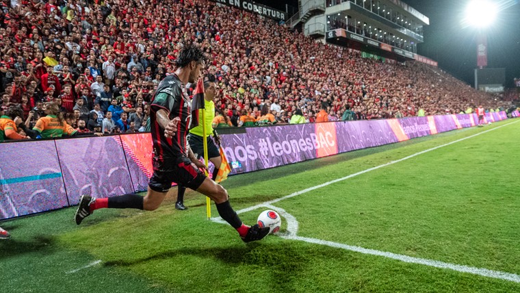 FC Twente speelt afscheidswedstrijd van Bryan Ruiz in Costa Rica