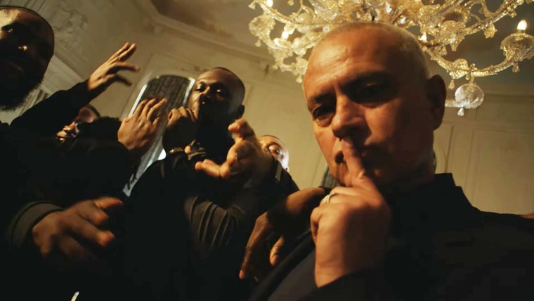 Bekijk de beelden: Mourinho schittert in videoclip rapper Stormzy