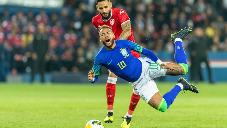 Tite hekelt Tunesiër: 'Dat was een poging om Neymar van WK te houden'