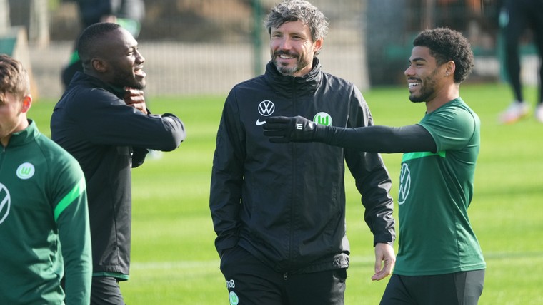 Van Bommel krijgt alsnog gelijk in Wolfsburg: 'Hij moest ineens weg'