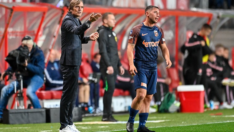 FC Twente geeft Cocu stof tot nadenken bij debuut als Vitesse-trainer