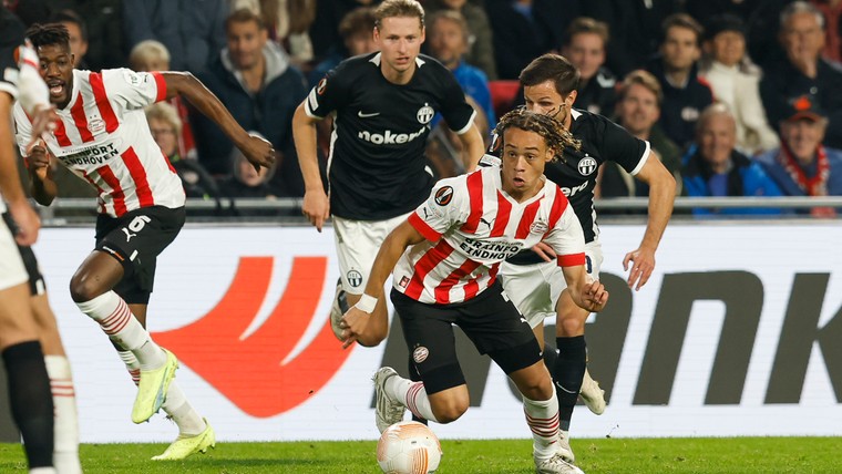 Simons is eerlijk over clausule in PSV-contract