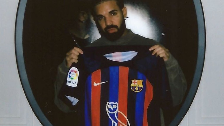 Opmerkelijk: Barcelona speelt El Clásico met logo van Drake op de borst