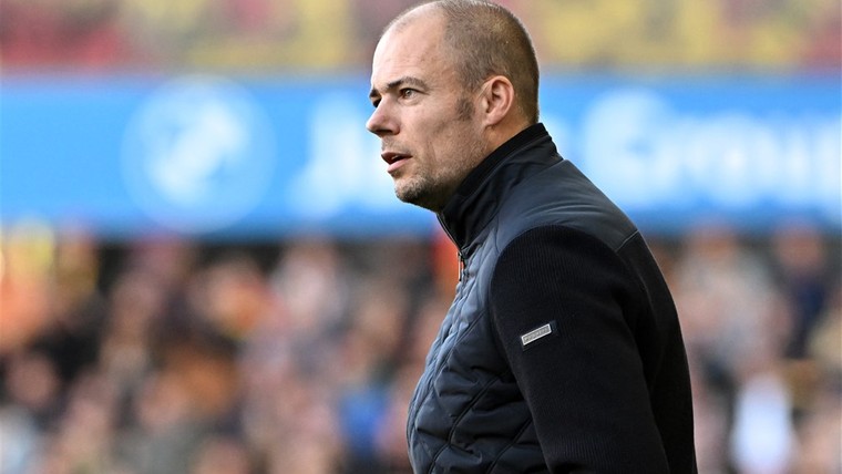 Buijs al na twaalf wedstrijden ontslagen bij KV Mechelen