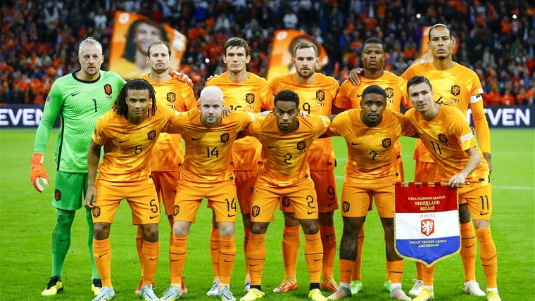 Van Hooijdonk kiest zijn Oranje: 'Berghuis en Klaassen laten het elke week zien'