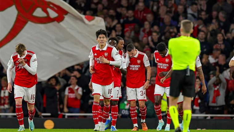 Arsenal bedwingt PSV in strijd om koppositie Europa League-groep