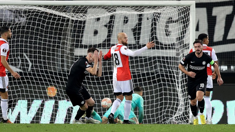Europese ambities Feyenoord aan zijden draadje na nederlaag in blessuretijd