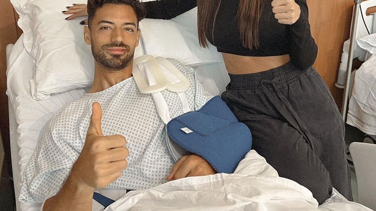 Marí plaatst foto vanuit ziekenhuis: 'Het gaat gelukkig relatief goed'