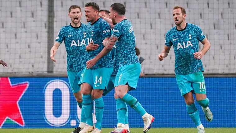 Tottenham deelt Nederlands voetbal in allerlaatste seconde een tik uit 