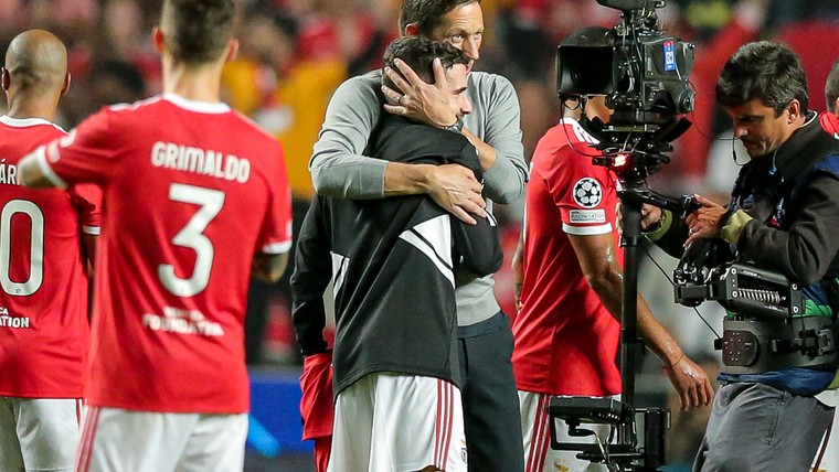 Benfica van Schmidt stoot PSG op sensationele wijze van de troon