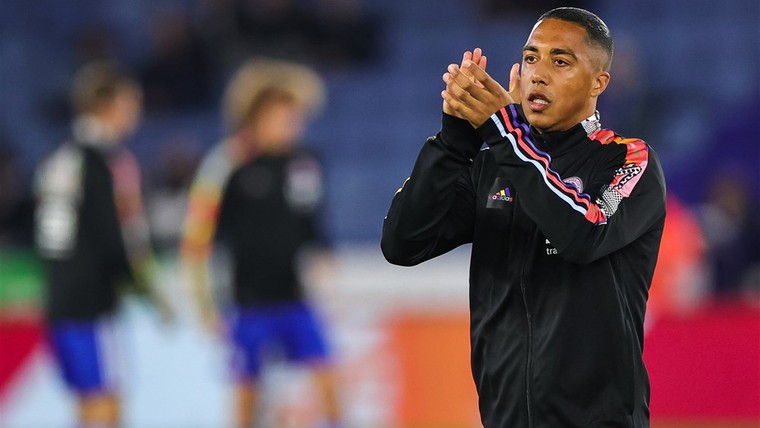 Tielemans doet gooi naar award met wereldgoal tegen Everton