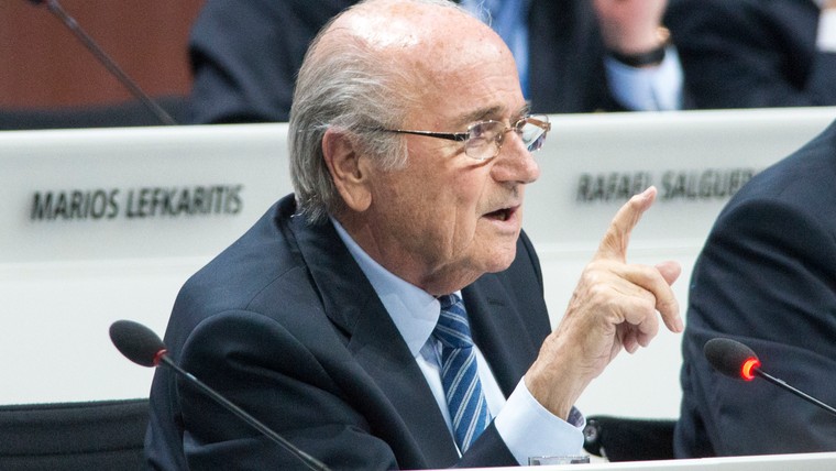 Blatter bekritiseert opvolger over gebrek aan moed