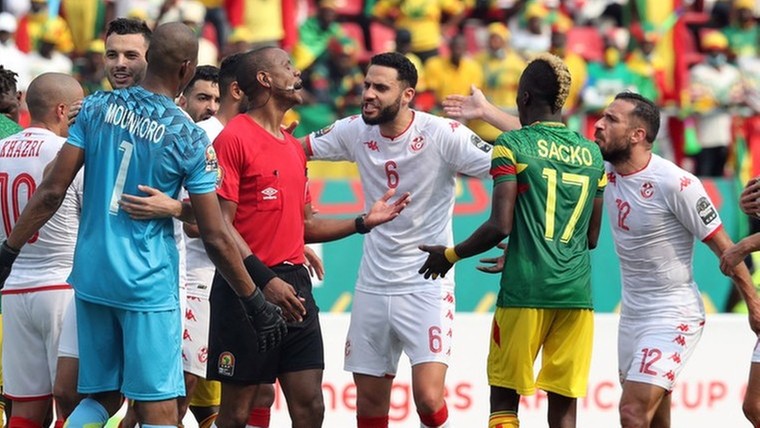 Beruchte Afrika Cup-scheidsrechter fluit eerste WK-duel België