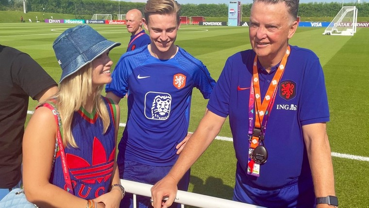 Dag van Oranje: familiebezoek, kritische Sneijder en felle reserves