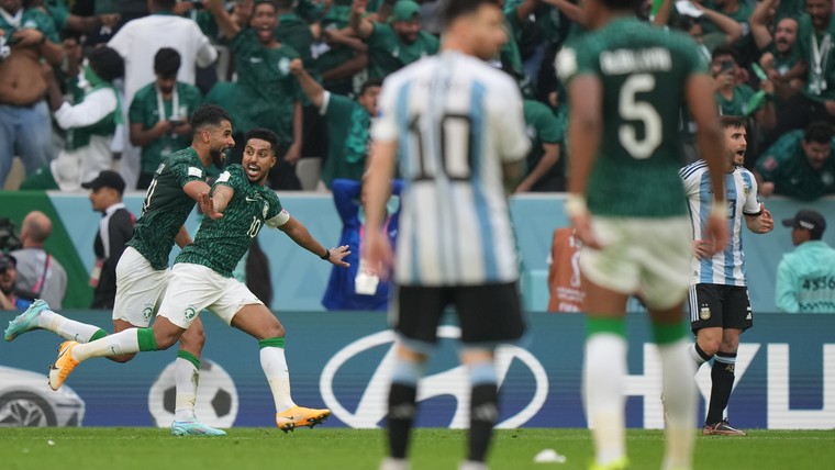 Saoedi-Arabië verpest WK-start Messi en Argentinië met megastunt