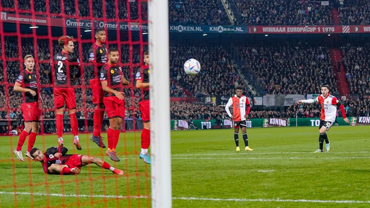 Feyenoord leidt veldenklassement, hekkensluiter van vorig seizoen nu vijfde