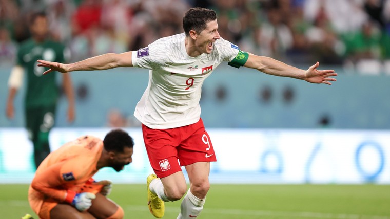 Emotionele Lewandowski verklaart zijn tranen na eerste WK-doelpunt